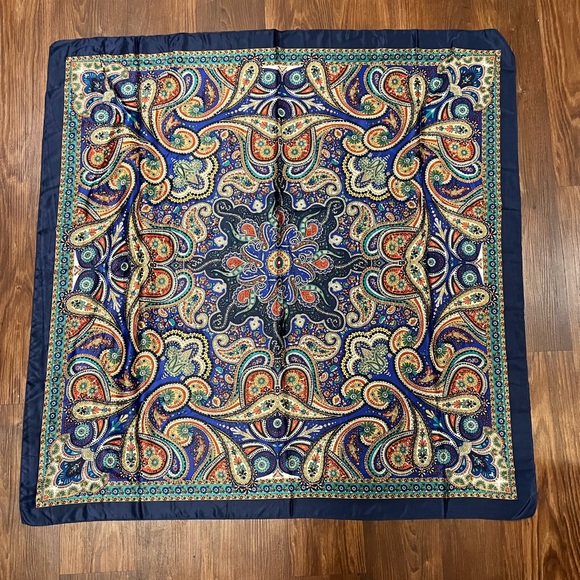 no brand Accessories - NWT Silk Azerbaijan Skarf